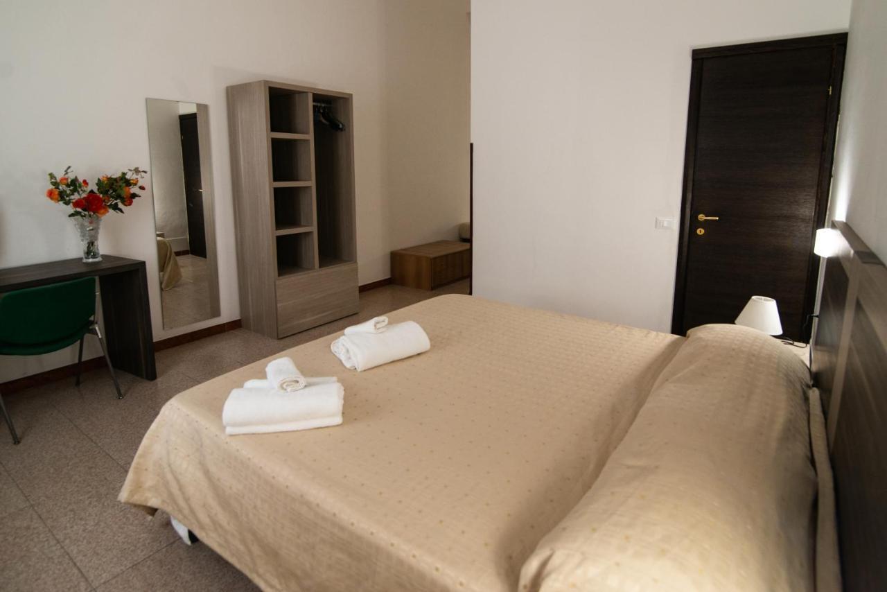 Hotel Virgilio Taranto Esterno foto