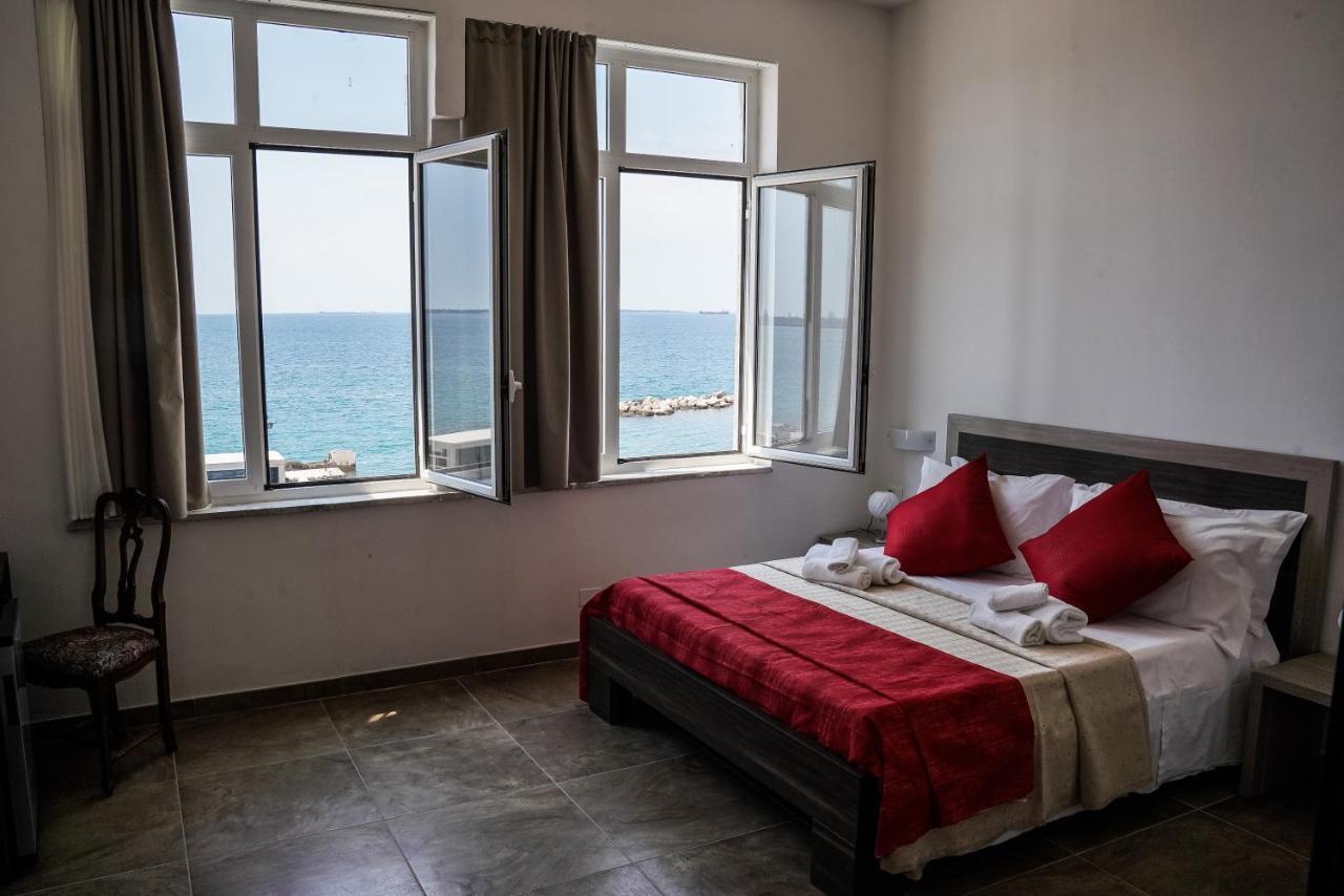 Hotel Virgilio Taranto Esterno foto