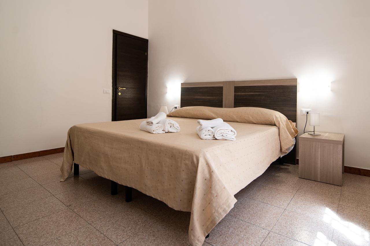 Hotel Virgilio Taranto Esterno foto