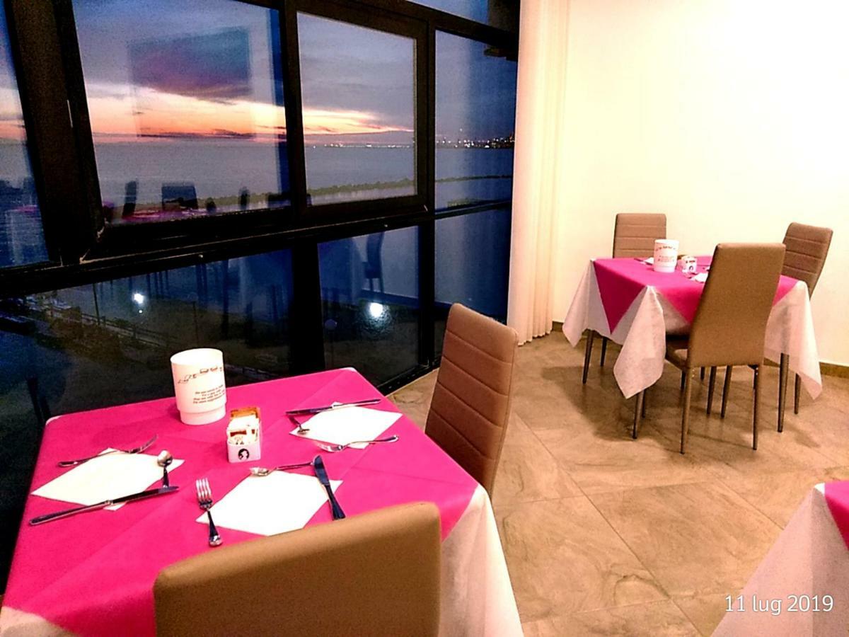 Hotel Virgilio Taranto Esterno foto