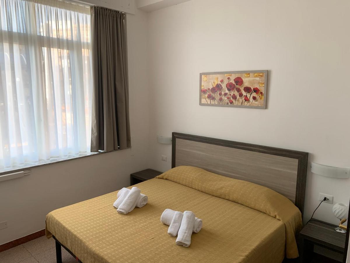 Hotel Virgilio Taranto Esterno foto