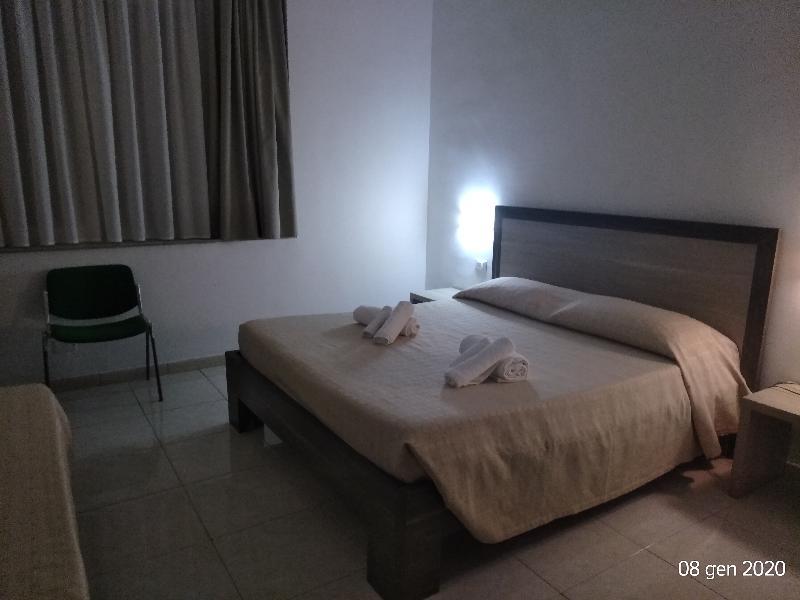 Hotel Virgilio Taranto Esterno foto